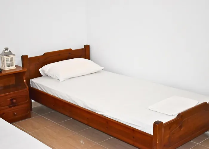 Deos Thassos 公寓 *