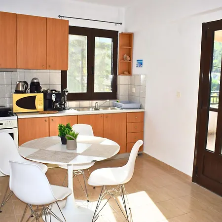 Deos Thassos Apartman *